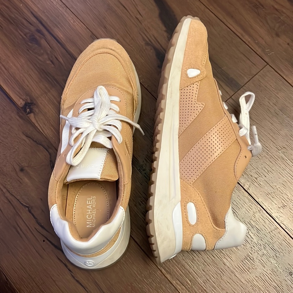 Monroe Two-Tone Canvas and Leather Trainer
